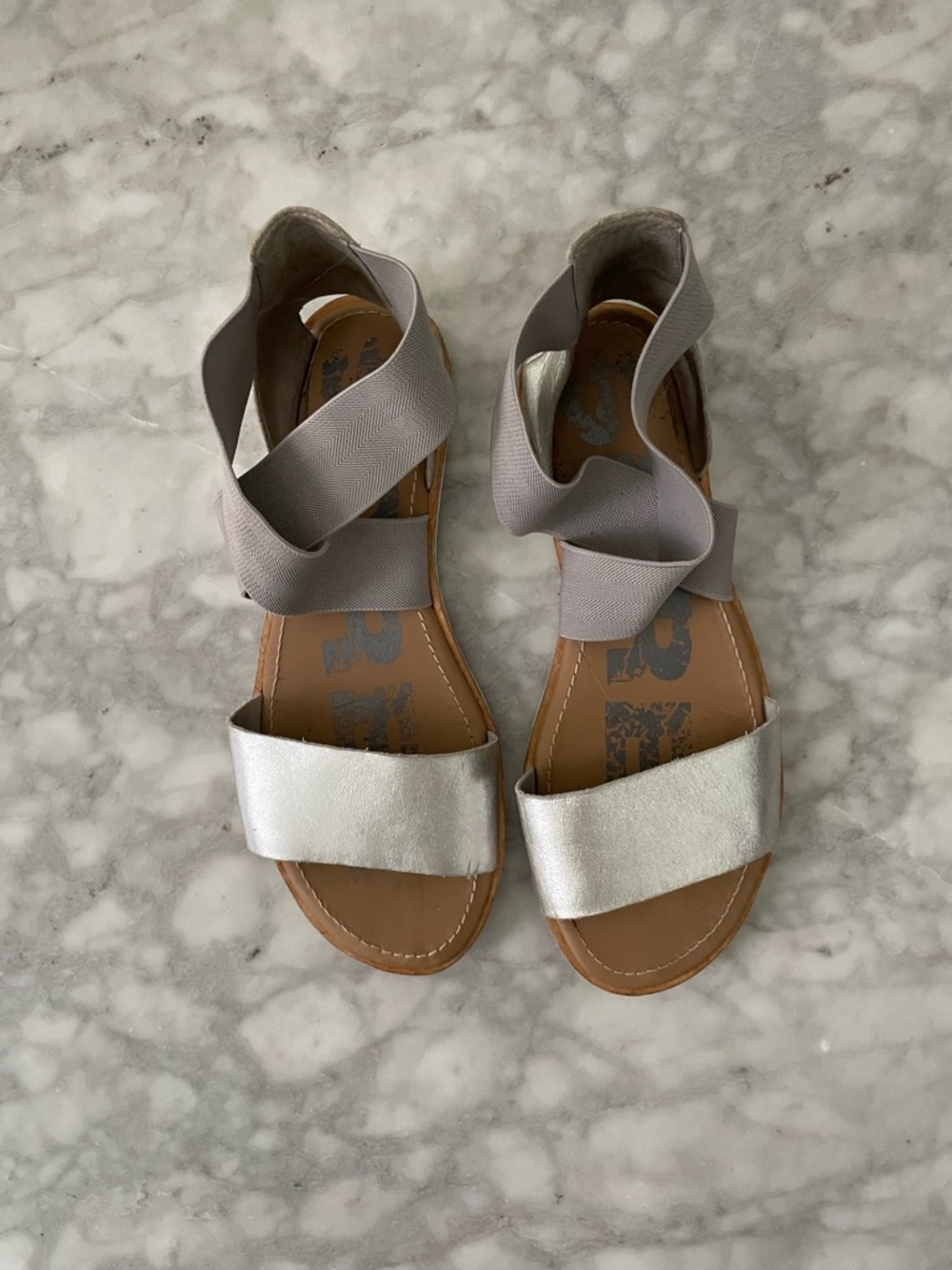 Sorel Women's Silver & Gray Elastic Strap Sandals size 8.5